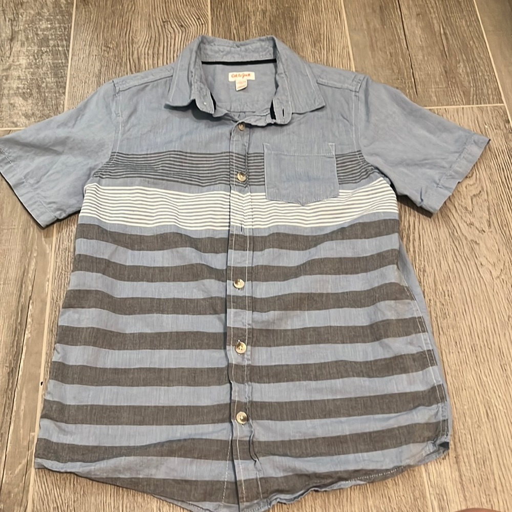Boys Large Cat & Jack button up shirt